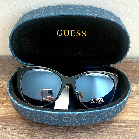 Guess Accessories - Guess Sunglasses with Case
